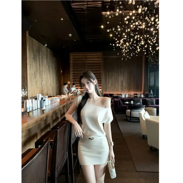 优秀的金蘑菇素颜女主2.0斜边针织连衣裙送皮带性感时尚夏季短裙