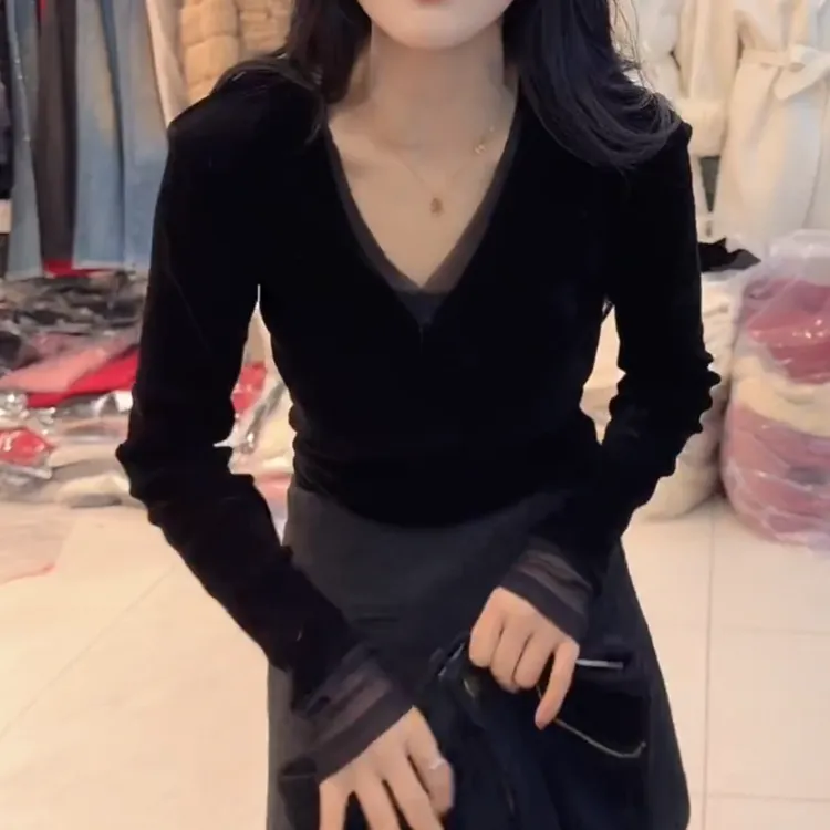 2026新款显瘦时尚百搭气质丝绒长袖V领打底上衣LK2509313