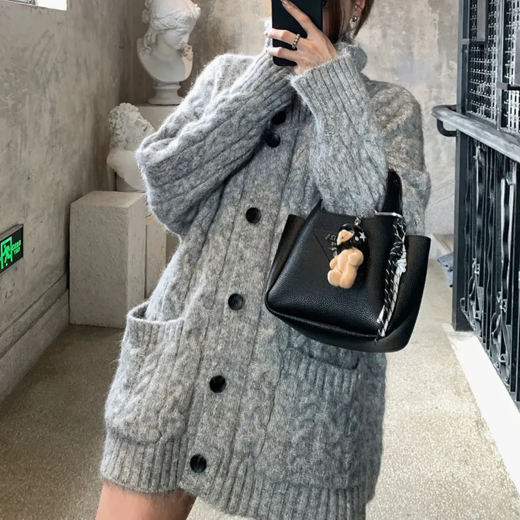 韩系新款慵懒风松弛感立领翻领两穿麻花棒针软糯加厚针织开衫外套