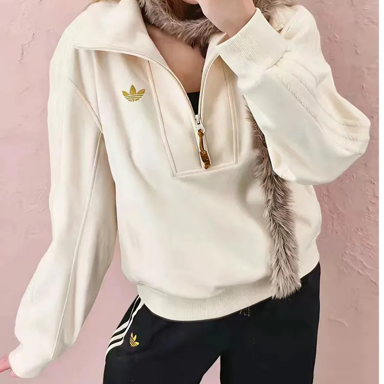 adidas/阿迪达斯三叶草女子新年款半开襟运动卫衣套头衫KT0725