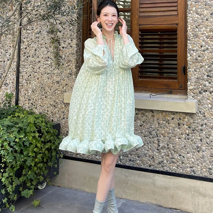 小个子气质法式裙子秋季女装新款小众设计感绿色碎花荷叶边连衣裙