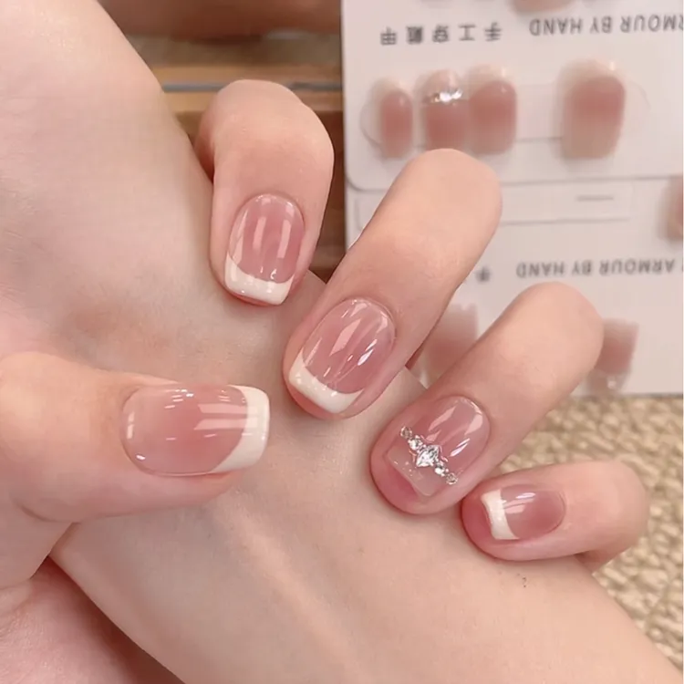 【白法兰西】法式溜边裸色纯欲美甲新款穿戴甲短款气质显白女生指甲