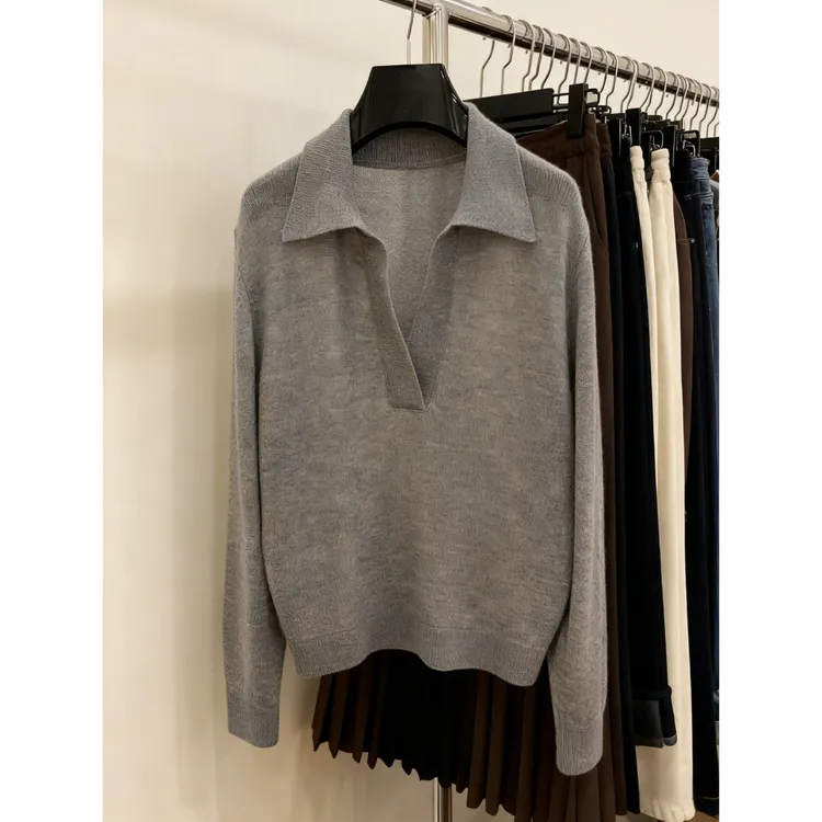 气质好的想转圈圈！慵懒V领针织毛衣女高端复古老钱风翻领灰色秋冬