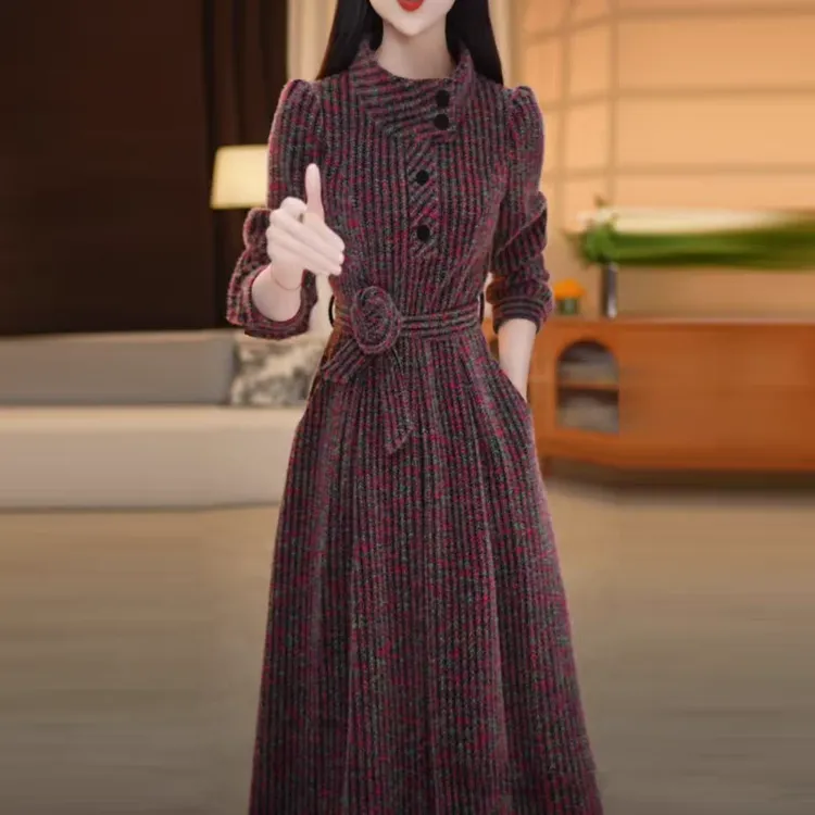 高档贵妃绒秋冬连衣裙时尚2025新款显瘦洋气加厚减龄妈妈遮肉裙子