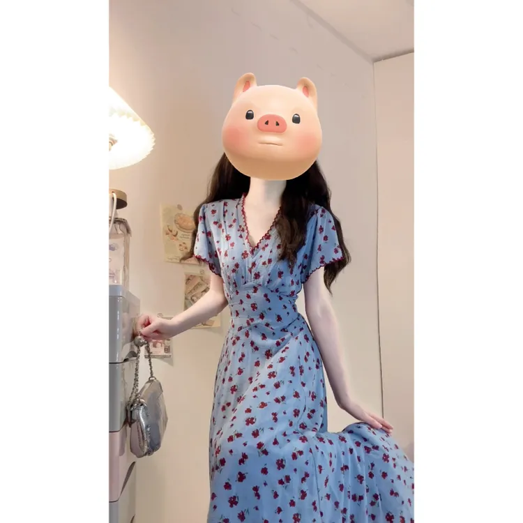 大码夏季新款纯欲法式气质设计感V领碎花连衣裙显瘦甜辣风A字裙仙