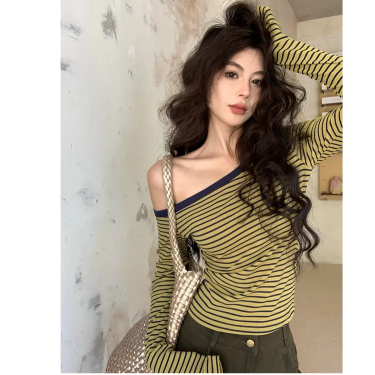 辣妹风撞色条纹斜肩气质长袖T恤女秋季收腰显瘦百搭上衣