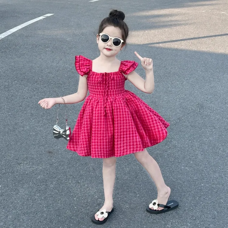 女童火龙果色格子小飞袖连衣裙2025夏季新款小女孩甜美度假连衣裙