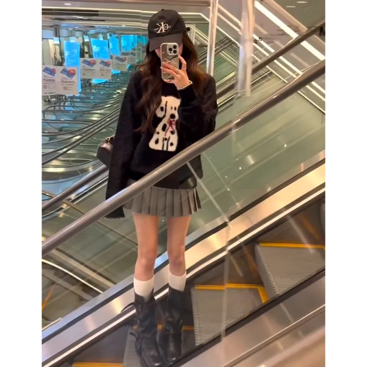 韩系小狗黑色毛衣女秋冬宽松慵懒风软糯针织上衣百搭百褶短裙套装