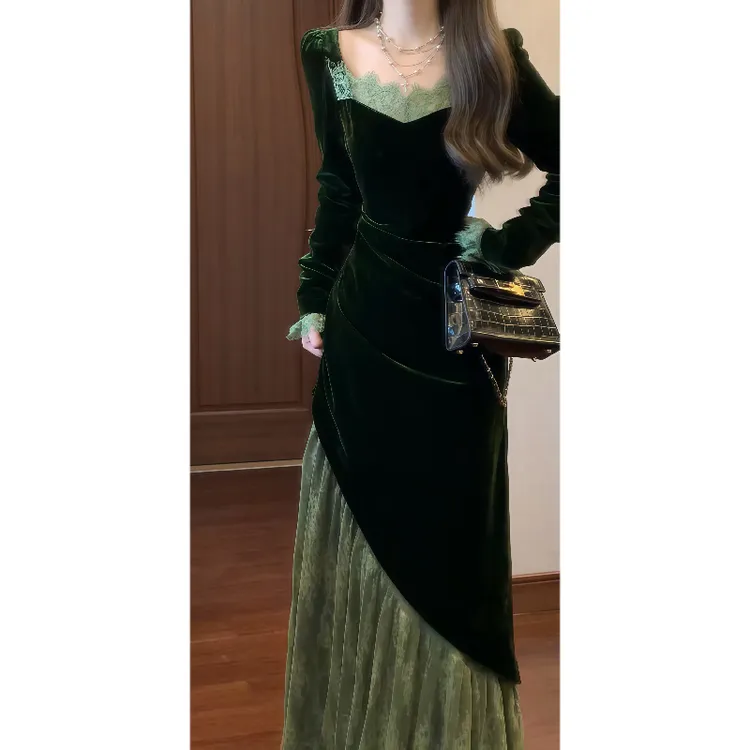 【翡冷翠】秋冬高级设计感复古蕾丝拼接丝绒方领连衣裙收腰长裙9823