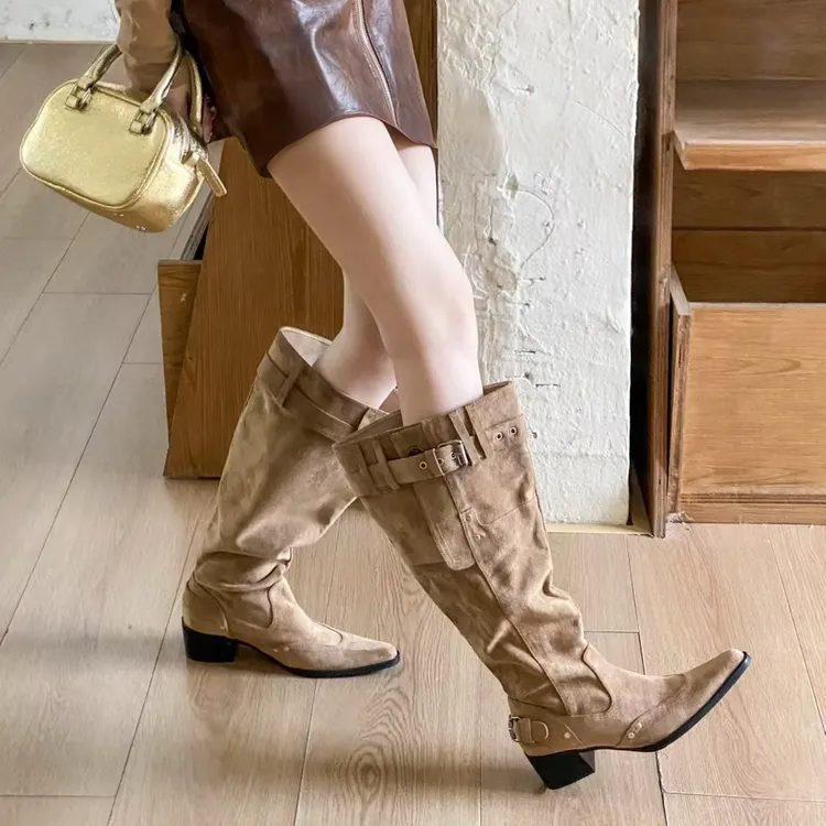 2025秋冬新款松弛感大筒围粗跟不过膝长靴尖头高筒西部堆堆靴女