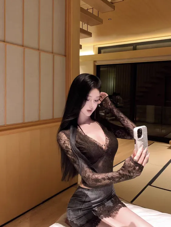 纯欲风辣妹修身假两件蕾丝上衣高腰显瘦紧身蕾丝拼接性感包臀短裙