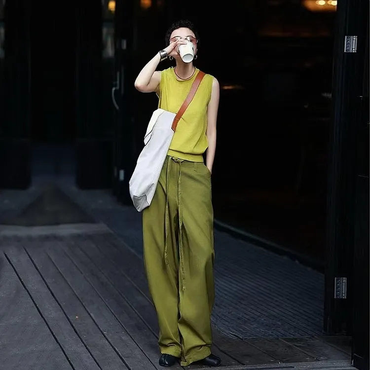 夏季2025新款高级感穿搭气质套装女时尚通勤风绿色上衣裤子两件套