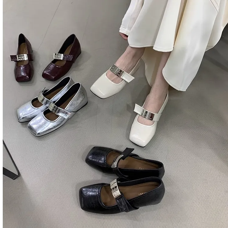 内增高单鞋女2025高级感小香风气质小皮鞋金属一字带方头玛丽珍鞋