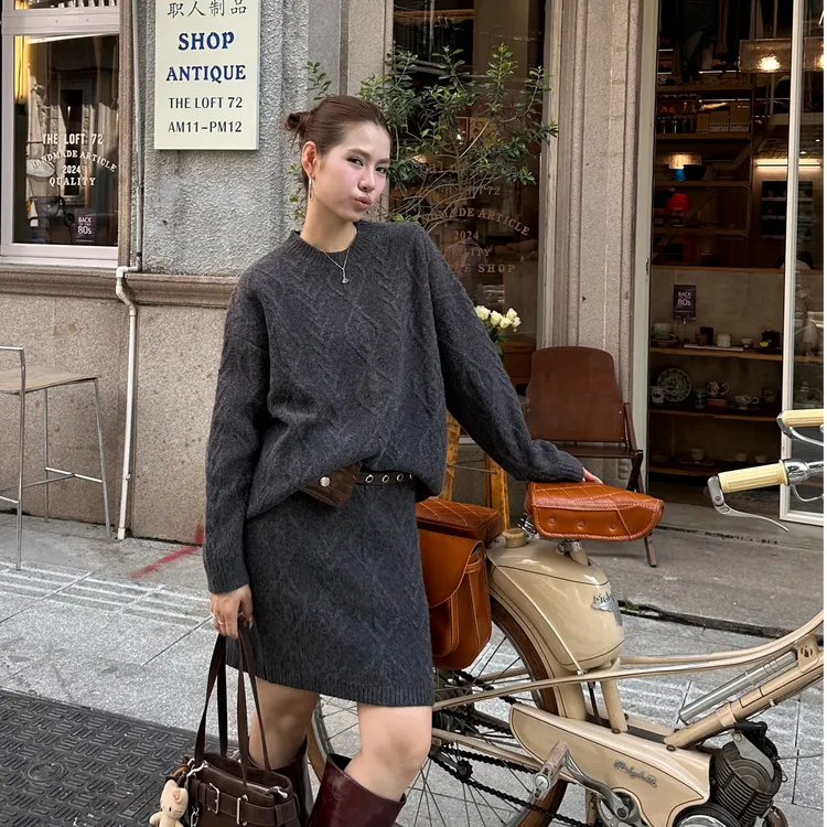 欧货时尚高级感套装裙女2026春秋新款时尚圆领毛衣半身裙两件套潮