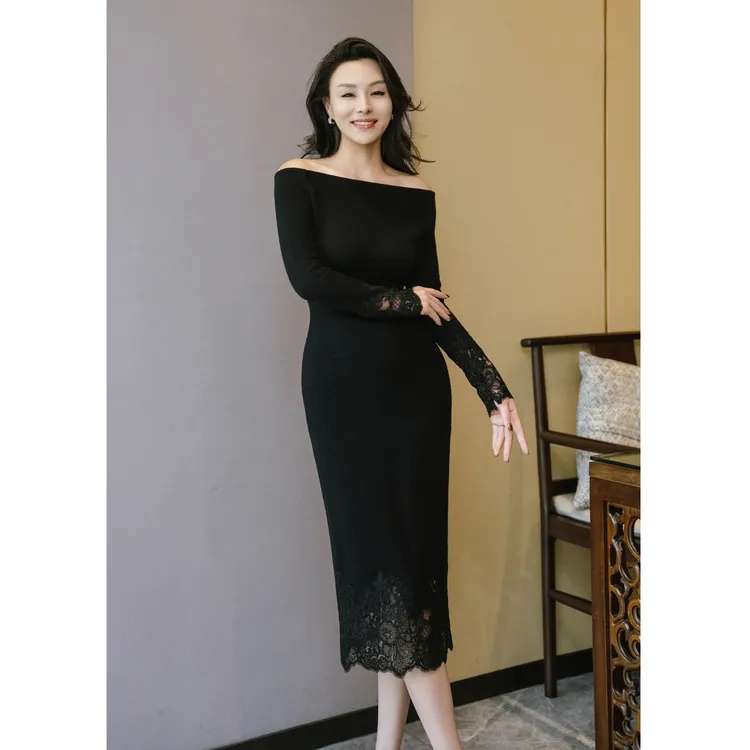 【余书】黑色一字肩针织连衣裙蕾丝拼接设计修身包臀Y304358