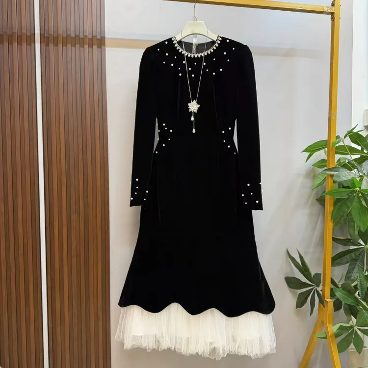 欧货新款时尚气质重工钉珠点缀优雅精致名媛风大码显瘦连衣裙