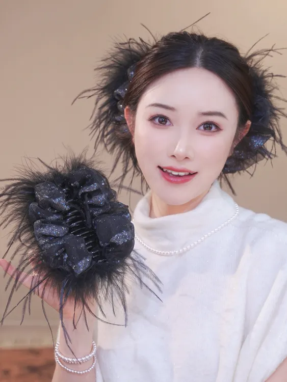 【云朵毛毛夹】四倍加毛量冬季新款满天星氛围感鲨鱼夹抓夹3259