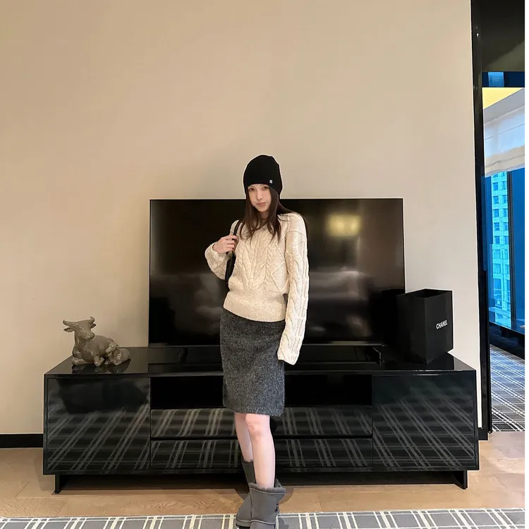 性感辣妹斜肩长袖针织上衣洋气休闲百搭气质显瘦宽松半裙时尚套装