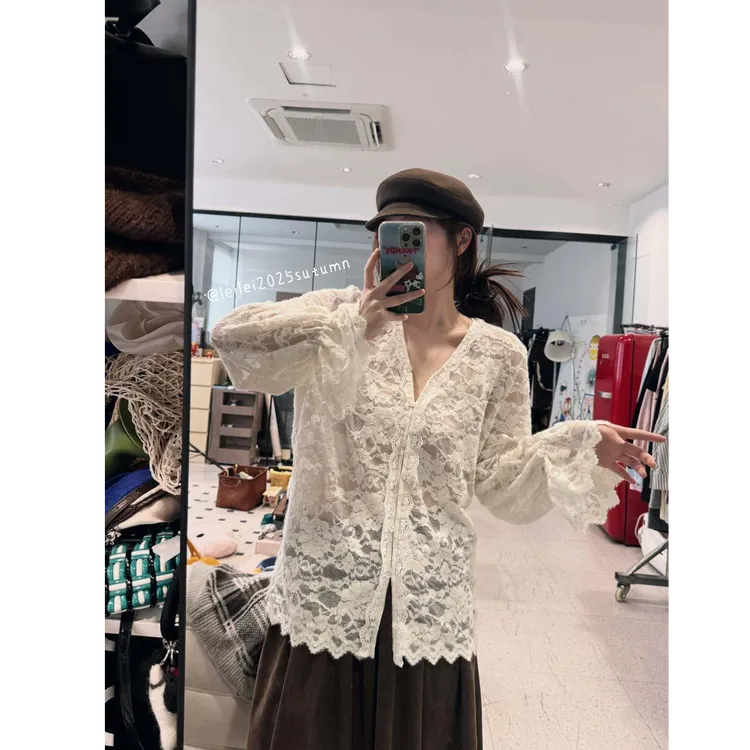 晶咕【维纳斯！】法式V领蕾丝钩花花苞袖打底内搭上衣