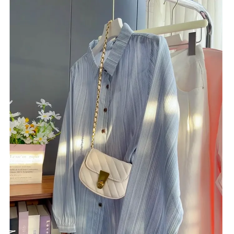 秋款韩版气质竖条纹翻领衬衫女装长袖宽松开衫宽松polo上衣时尚