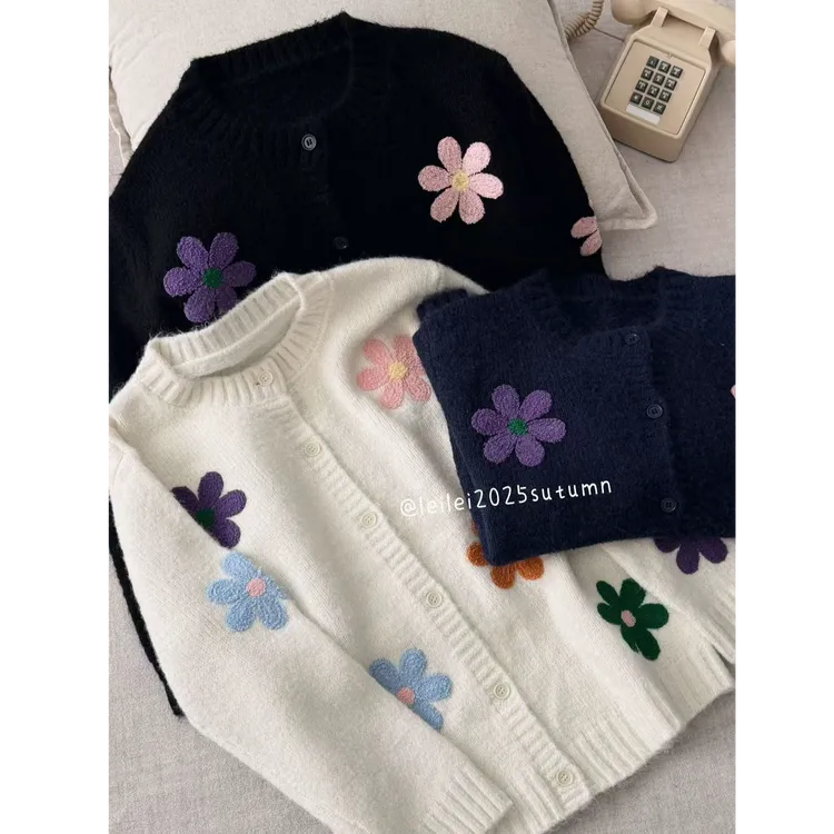 晶咕【手工坊！】小众彩色立体花朵圆领单排扣针织开衫