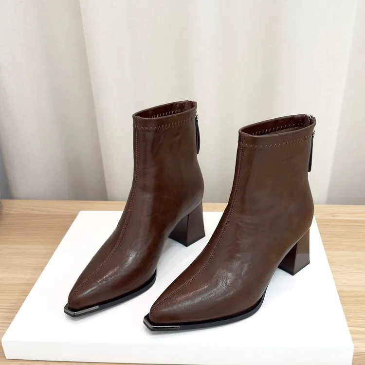 法式金属尖头高跟短靴女2025秋新款气质加绒弹力瘦瘦靴粗跟时装靴