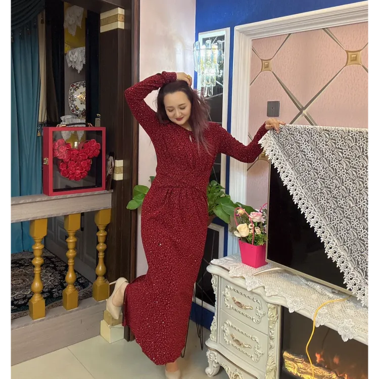 新款点点长款连衣裙 显瘦 气质 长袖 修身