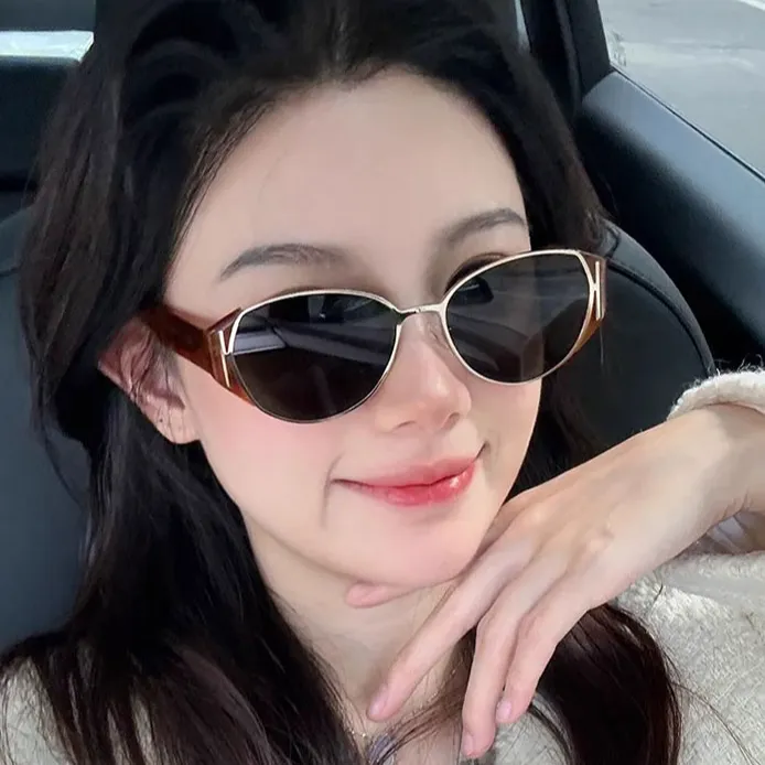 薯薯镜复古老钱风猫眼墨镜女2025新款高级感防紫外线金属太阳眼镜
