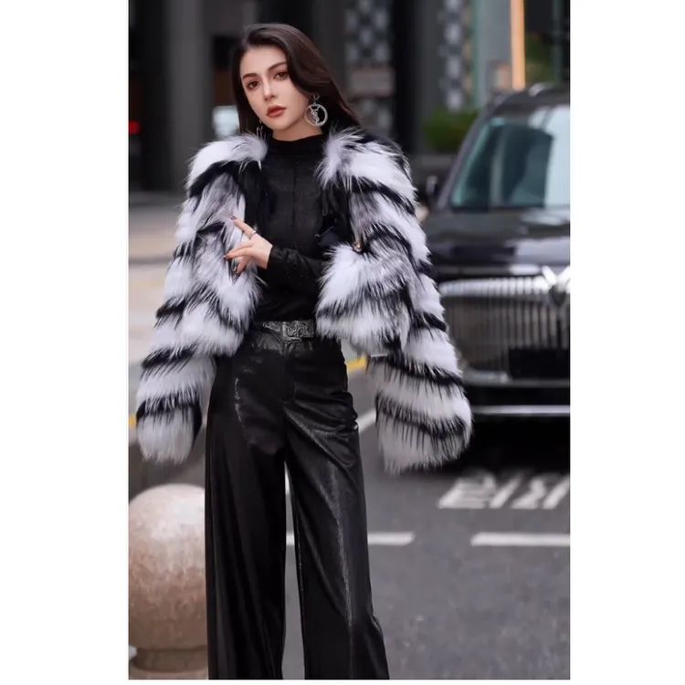 【YING FASHION】莹老板-【熊猫】时尚气质渐变拼色皮草90970268 8273