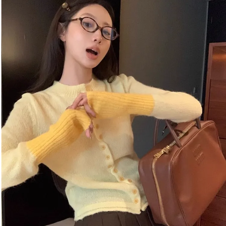撞色袖口拼接长袖针织开衫女秋季宽松短款毛衣外套设计感百搭上衣