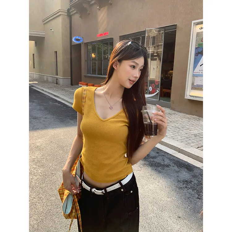 【柚子茶】夏季ins复古甜辣V领时尚修身设计T恤252X1897#