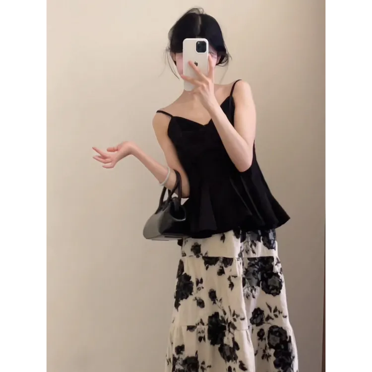 2025夏季新款时尚气质懒惰风无袖吊带上衣搭高腰显瘦半身裙套装女