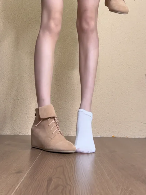 左樱先生·复古拼接圆头小个子增高穿搭6.5cm内增高显瘦短靴女