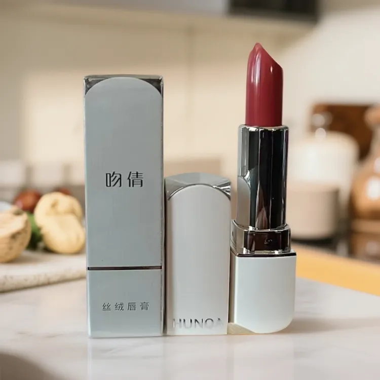 吻倩丝绒唇膏（HUNQA）