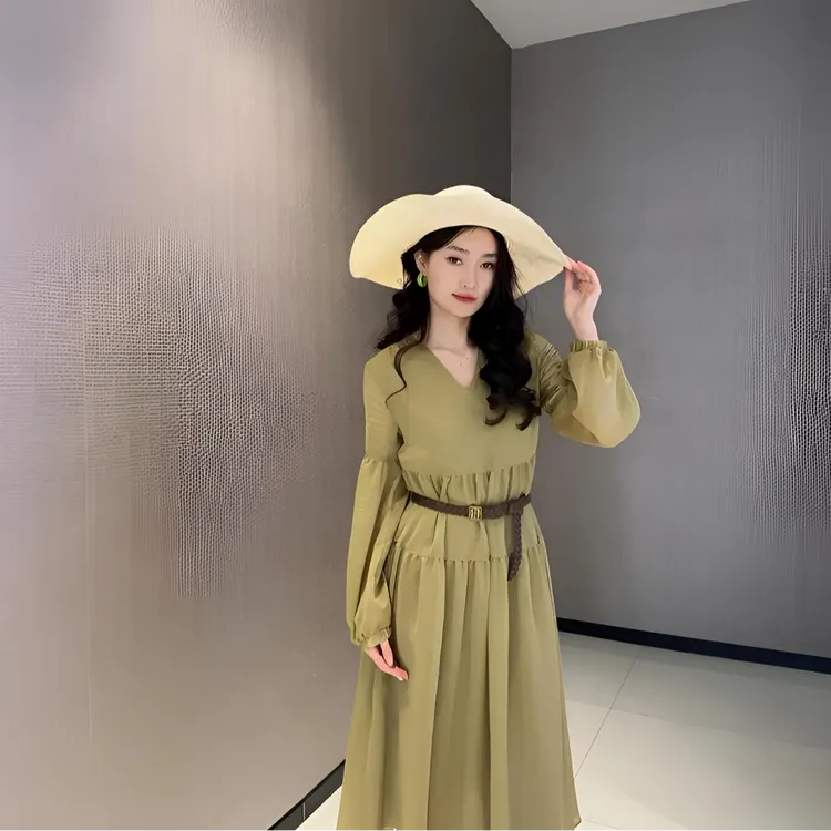 哥弟新款法式中长款时尚设计气质V领宽松显瘦长袖连衣裙1500549 