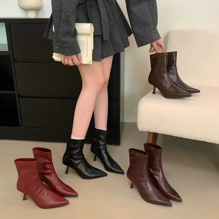 2025秋冬新款法式尖头气质高跟短靴女百搭套筒软皮小猫跟瘦瘦靴子