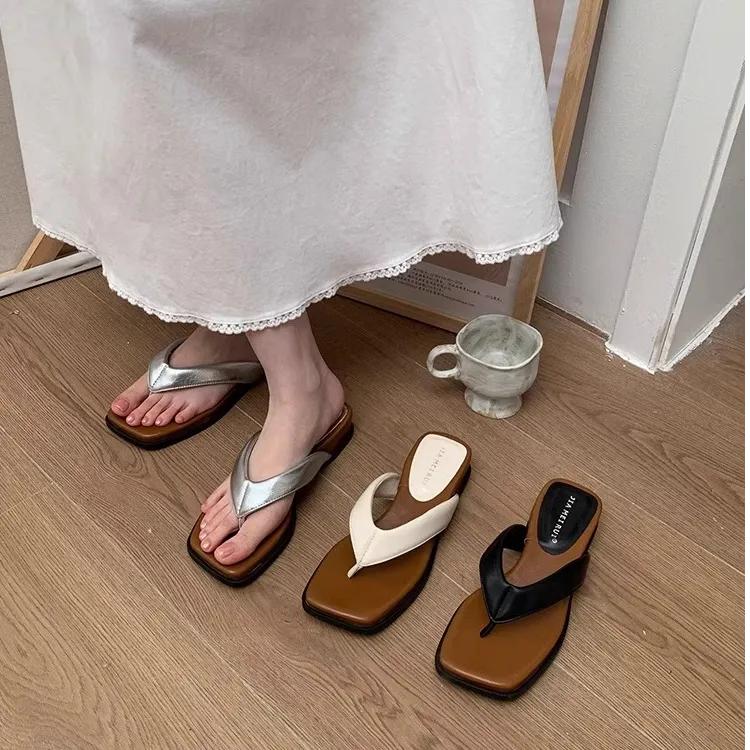 厚底增高坡跟夹脚凉拖鞋女夏季外穿人字拖2025新款配裙子沙滩凉鞋