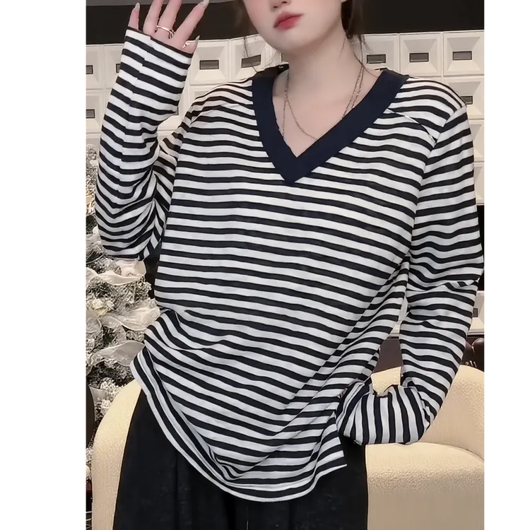 欧货潮流通勤女装秋冬新款设计感气质显瘦条纹拼色T恤上衣打底衫
