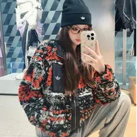 adidas/阿迪达斯时尚百搭男女同款双面穿印花运动夹克外套KC0105