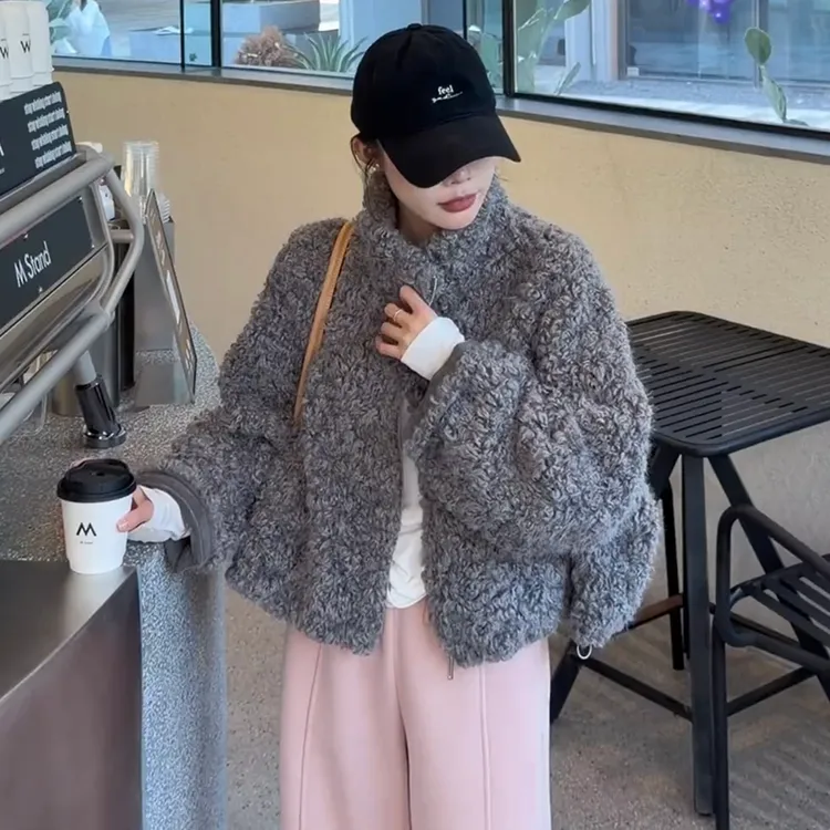 毛茸茸高级感立领皮毛一体仿羊羔毛外套女2025冬季新款羊剪绒上衣