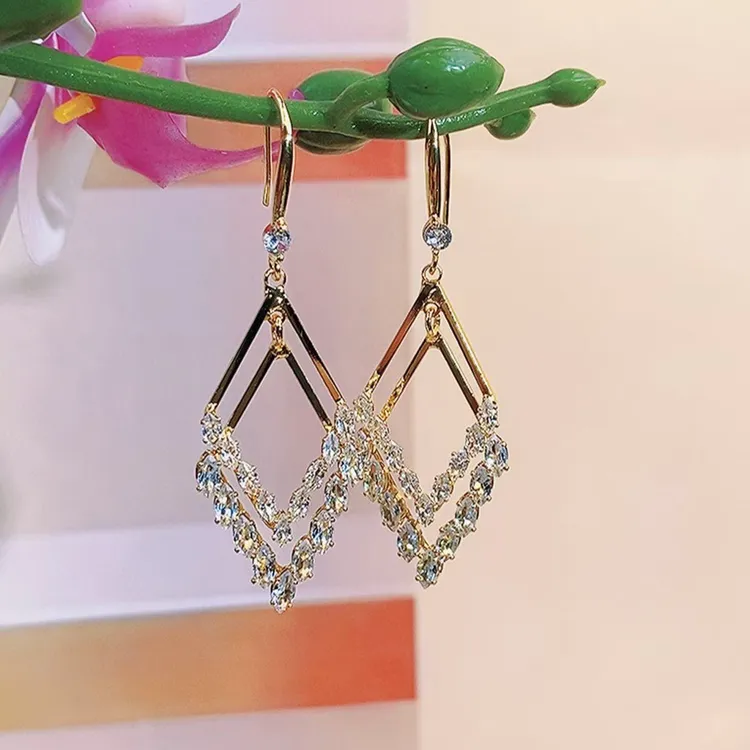 铜合金耳饰 （233号）925银凌动气质女神百搭时尚设计耳饰简约大气