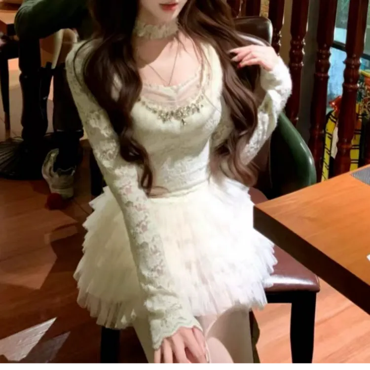  雪国千金 纯欲风小众设计显瘦时尚短款蓬蓬裙修身打底外穿连衣裙