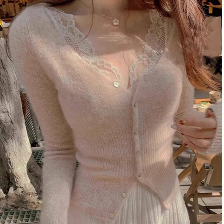 韩系小香风蕾丝针织打底衫女V领内搭秋冬纯欲修身毛衣温柔短上衣