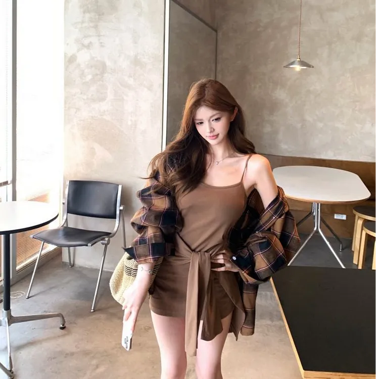 2025早秋时尚套装气质显瘦露肩法式短裙性感包臀衬衫抹胸上衣气质