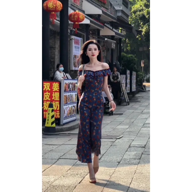 2025春季新款时尚气质夏季法式复古浪漫荷叶边肩带修身连衣裙女