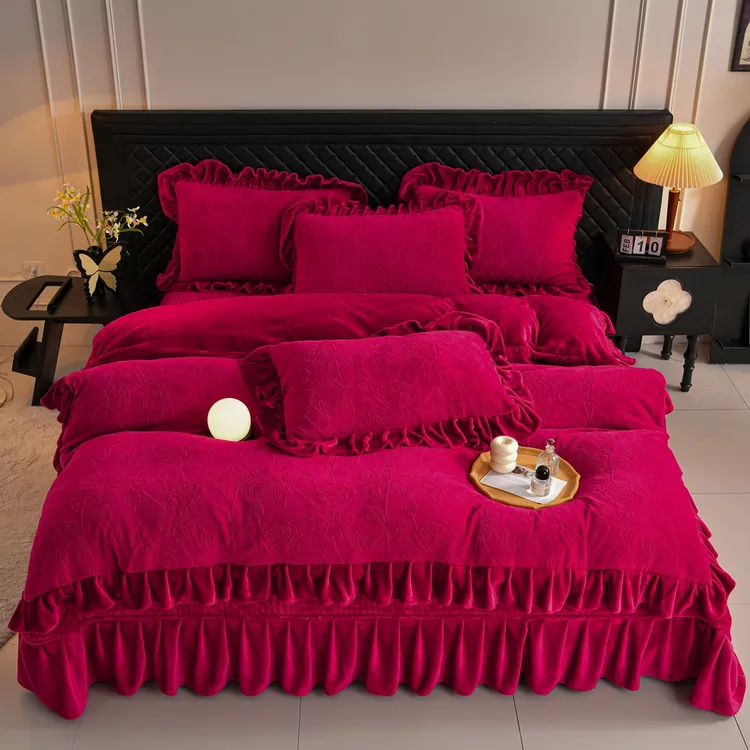 2025新款高克重纯色花边款雕花绒床盖款四件套加棉床罩床上用品