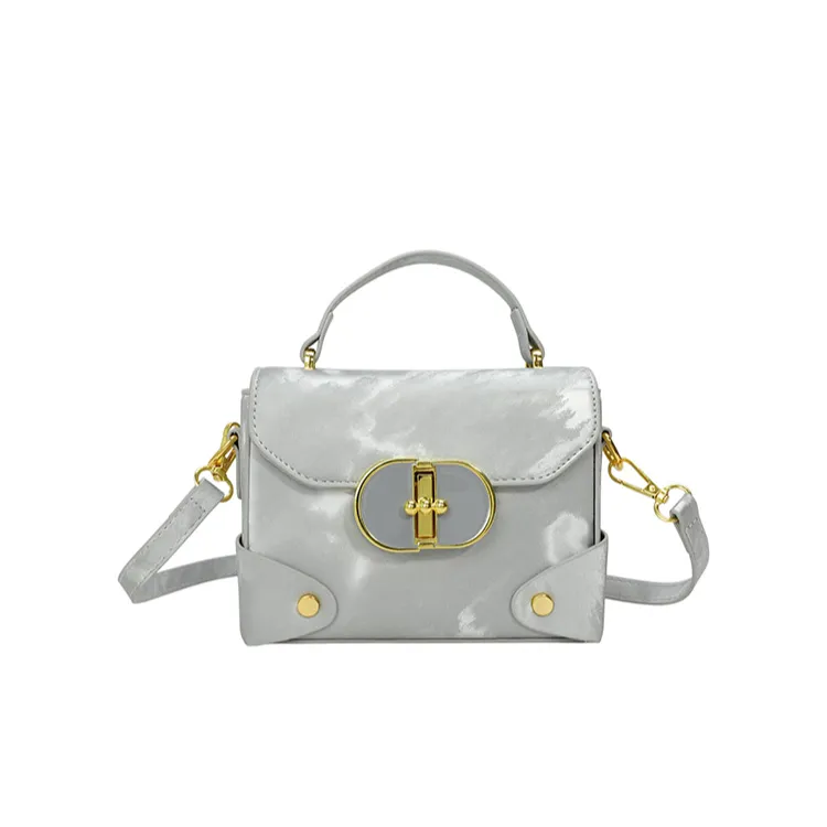 一体款纯色多口袋款法式斜挎包轻奢单肩百搭手拎包小方包通勤