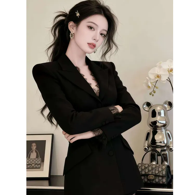 小西服外套女高级感轻奢高端蕾丝拼接西装春秋小个子黑色西装外套