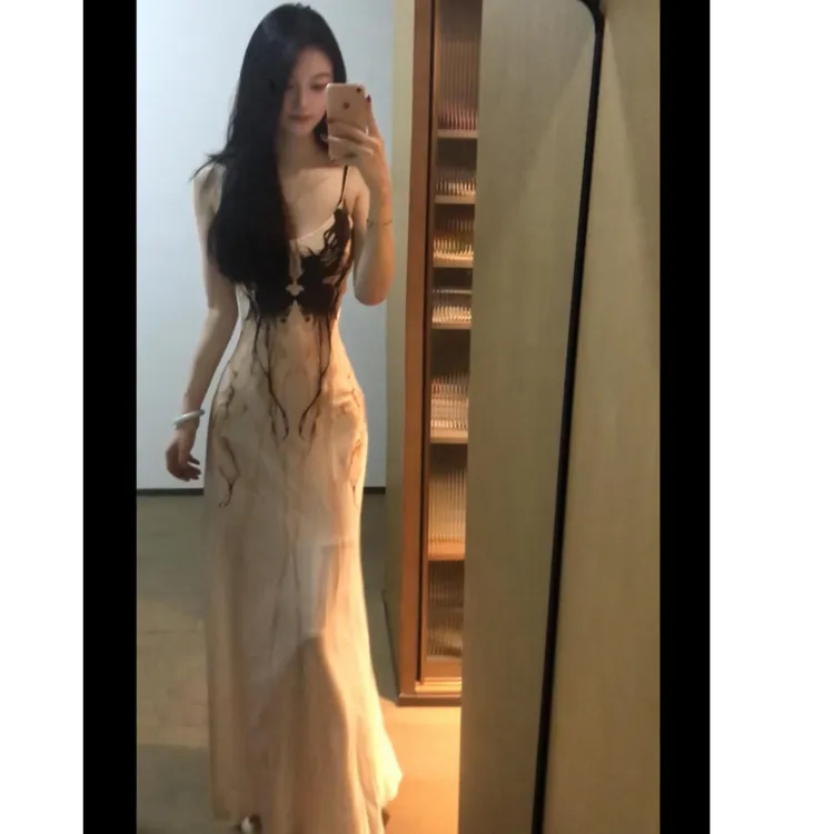 2025夏季新款性感辣妹复古水墨蝴蝶印花收腰显瘦吊带包臀连衣裙女