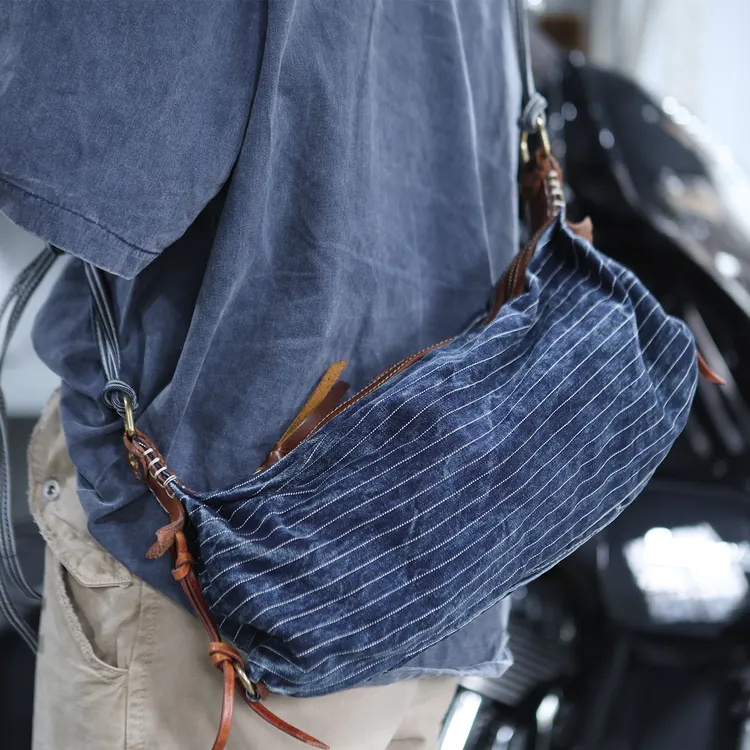 方向皮具/手工皮具经典重洗水横款流浪包斜挎包单肩包hobo包8592